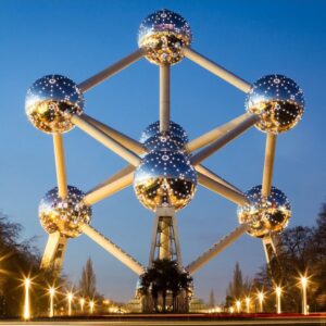 Diamond Painting Atomium Verlicht voorbeeldafbeelding van het volledige ontwerp