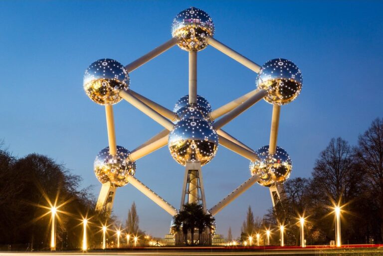 Diamond Painting Atomium Verlicht voorbeeldafbeelding van het volledige ontwerp
