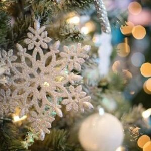 Diamond Painting - Sneeuwvlok in kerstboom voorbeeldafbeelding van het volledige ontwerp