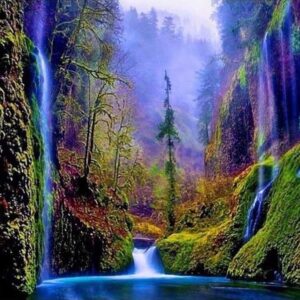 Diamond Painting - Waterval in betoverd bos voorbeeldafbeelding van het volledige ontwerp
