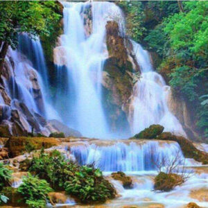 Diamond Painting Waterval Bos Bergen voorbeeldafbeelding van het volledige ontwerp