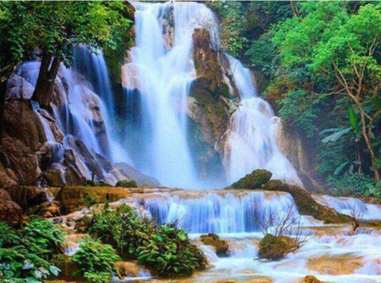 Diamond Painting Waterval Bos Bergen voorbeeldafbeelding van het volledige ontwerp