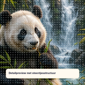 Diamond painting pakket panda bij bamboe waterval met hoofdbeeld en sfeerbeelden detailpreview