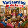 Cartoon van een verjaardagsfeest waarbij de hele familie in een kring zit met koffie en taart op schoot, met de tekst Verjaardag in de kring