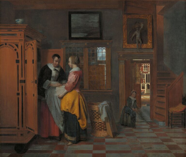 Binnenhuis met vrouwen bij een linnenkast van Pieter de Hooch: twee vrouwen ruimen gevouwen linnen in een grote kast op, met doorkijk naar de straat